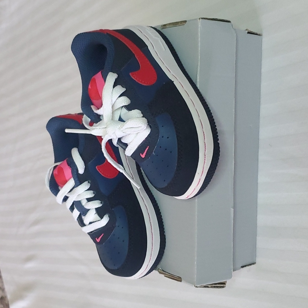 Toddler girls Nike force 1s 6c